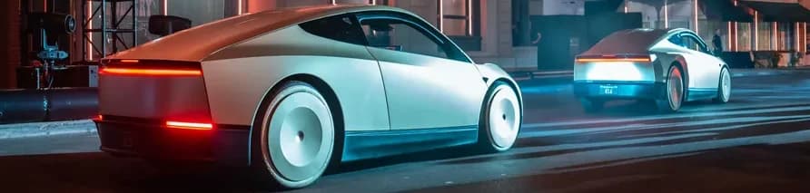 Tesla 的「AWS 時刻」:為何馬斯克要放棄賣車,改賣「移動服務」?